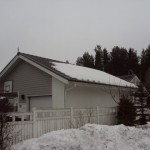 Snörasskydd för tegeltak - Snösmältning pågår i Uleoborg 2011-04-04 Snörasskydd fastat med Kulo1 lim