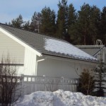 Snörasskydd för tegelpannor - Snösmältning pågår i Uleoborg 2011-04-07 Snörasskydd fastat med Kulo1 lim