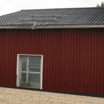 I kalla områden där snö oftast fryser till is rekommenderar vi att skydda hela taket.Annars kan isen dra med sig både snörasskydd rännor och tak.